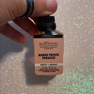 Bath & Body Works Mango Papaya Paradise Wallflowers Refill - Black Cap